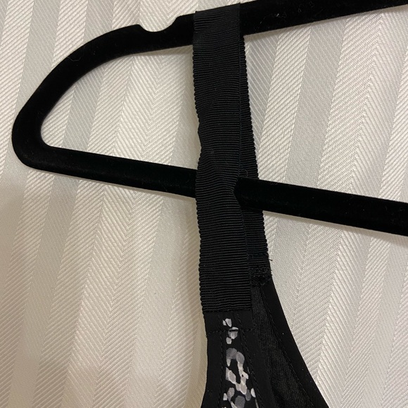 Express Zipper Tank - Size Medium - Picture 4 of 5